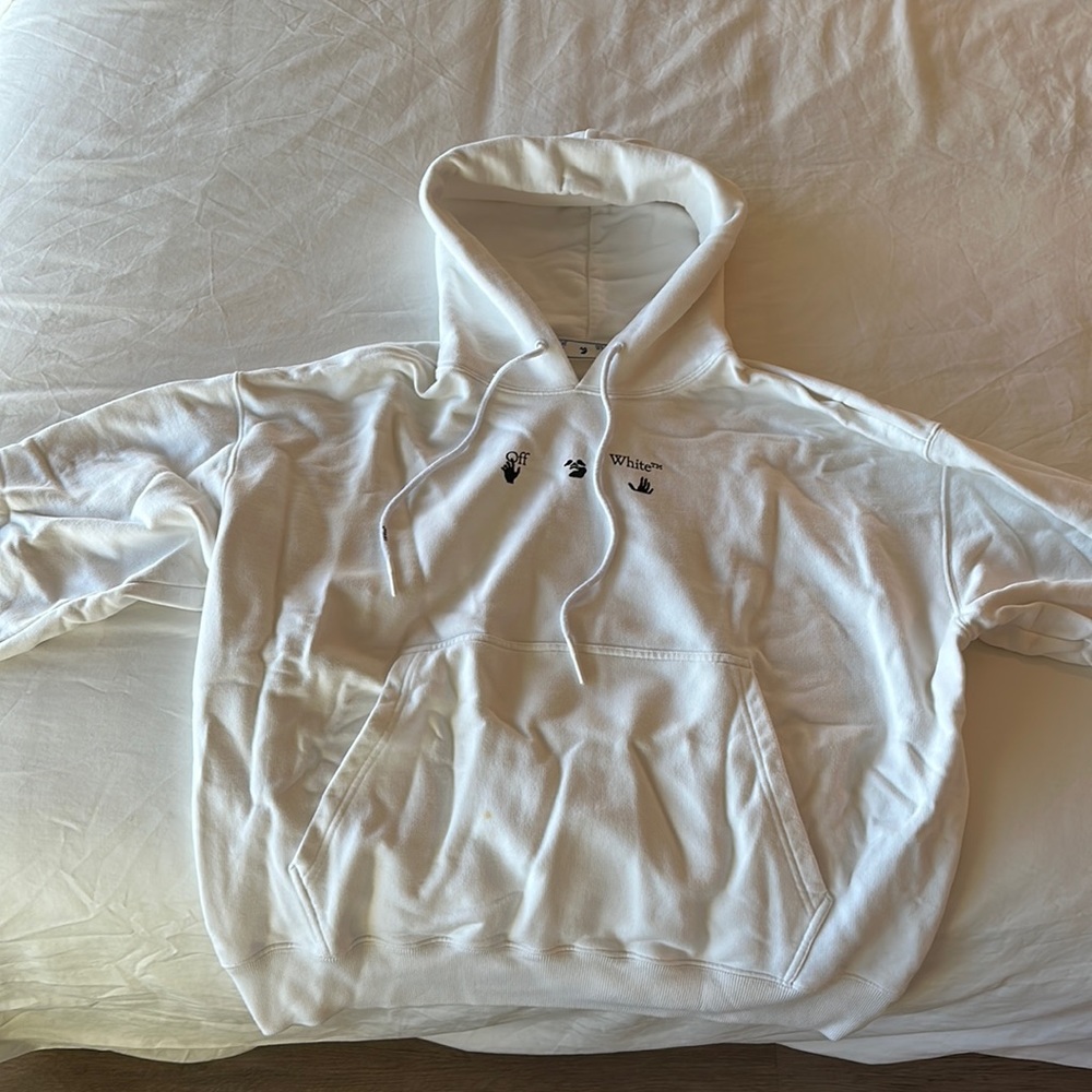Off white L hoodie. Never been worn.